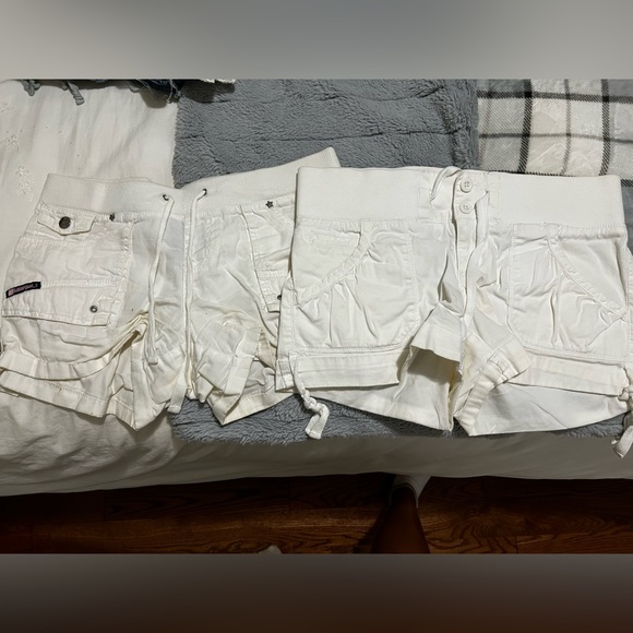 Pair of 2 White Shorts - Picture 1 of 6